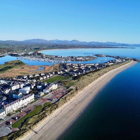 Beach Front Apartment Pwllheli Exteriör bild