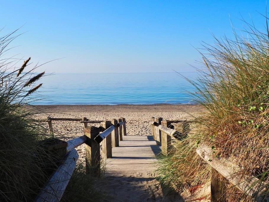 Beach Front Apartment Pwllheli Exteriör bild